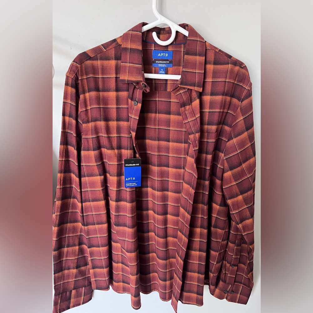 Men’s Apt.9 button down- new with tags